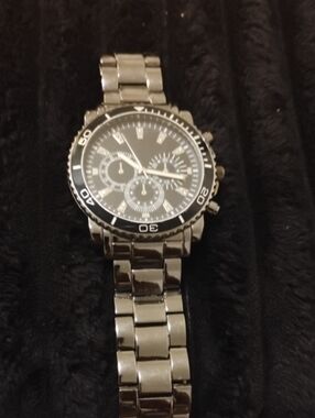 ACCUTIME BIG FACE WATCH NRMINT CONDITION